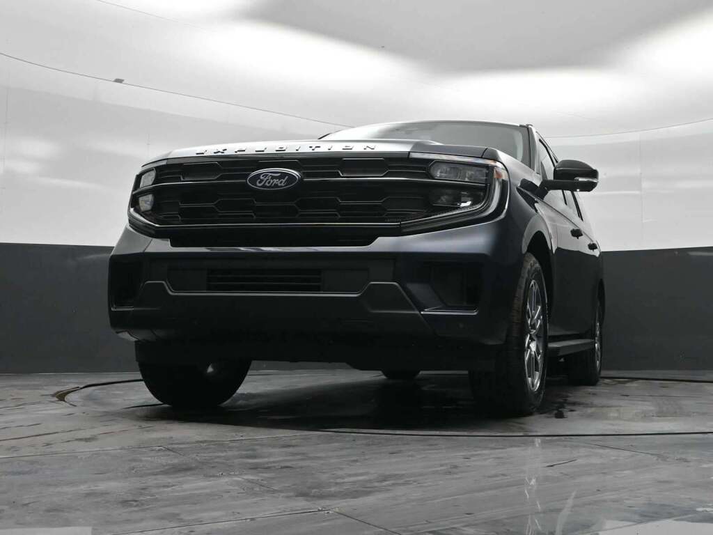 2026 Ford Expedition Max Active MAX