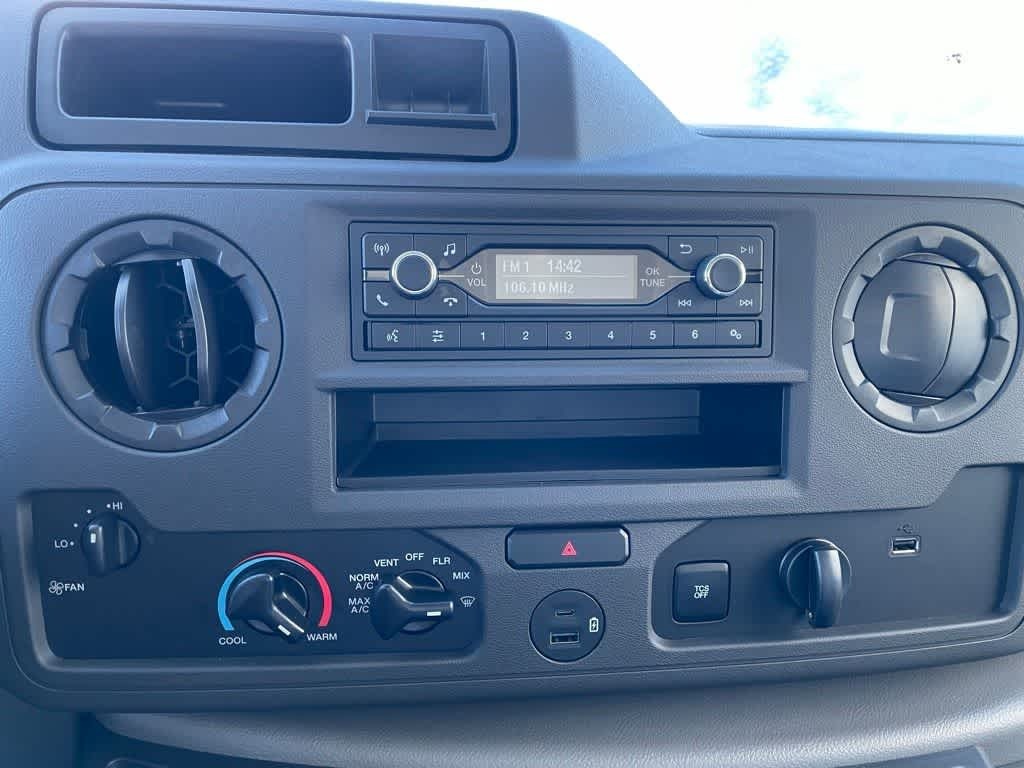 2024 Ford E-450 Cutaway 