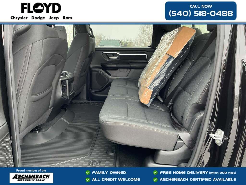 2026 Ram 1500 Big Horn Crew Cab 4x4 5'7" Box