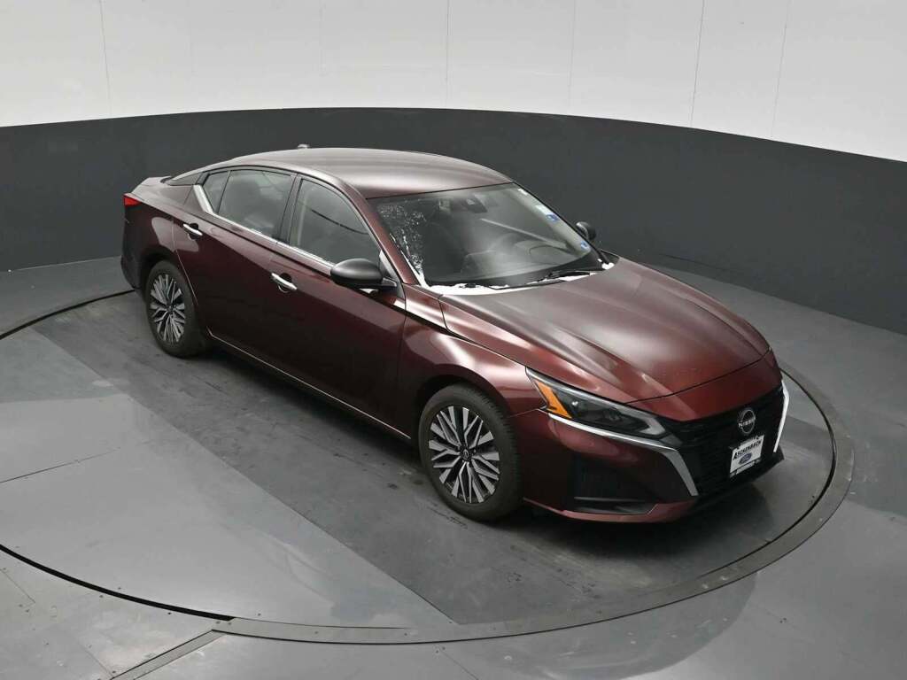 2024 Nissan Altima SV FWD