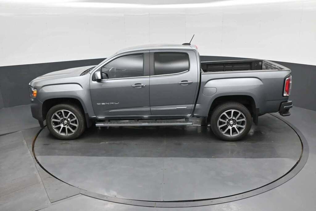 2022 GMC Canyon 4WD Crew Cab Short Box Denali