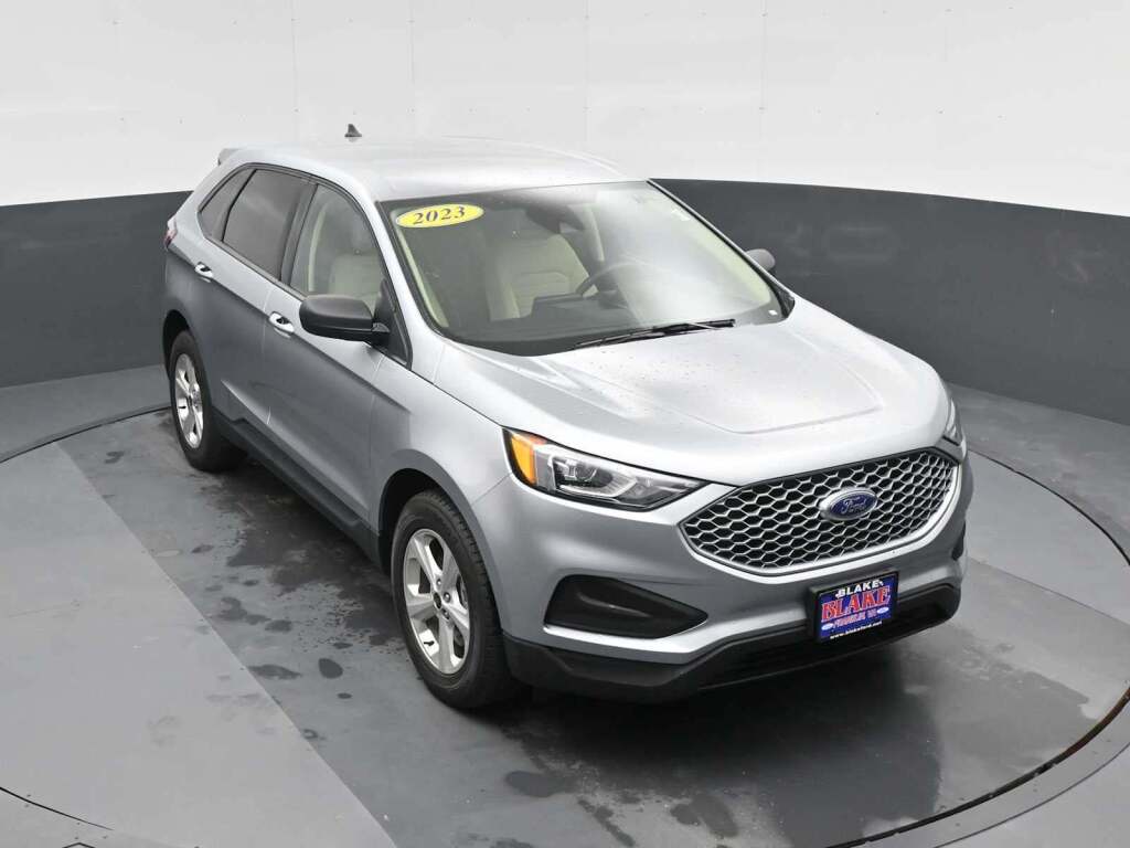 2023 Ford Edge SE