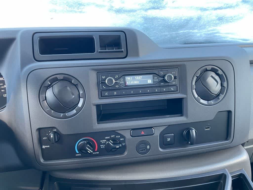 2024 Ford E-450 Cutaway 