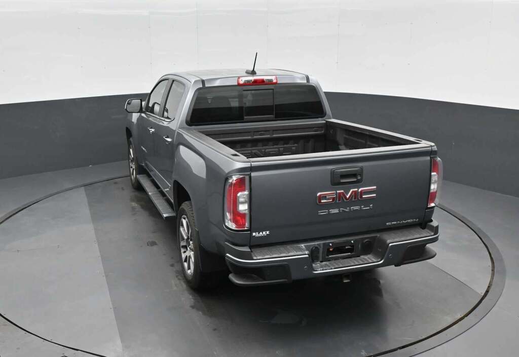2022 GMC Canyon 4WD Crew Cab Short Box Denali