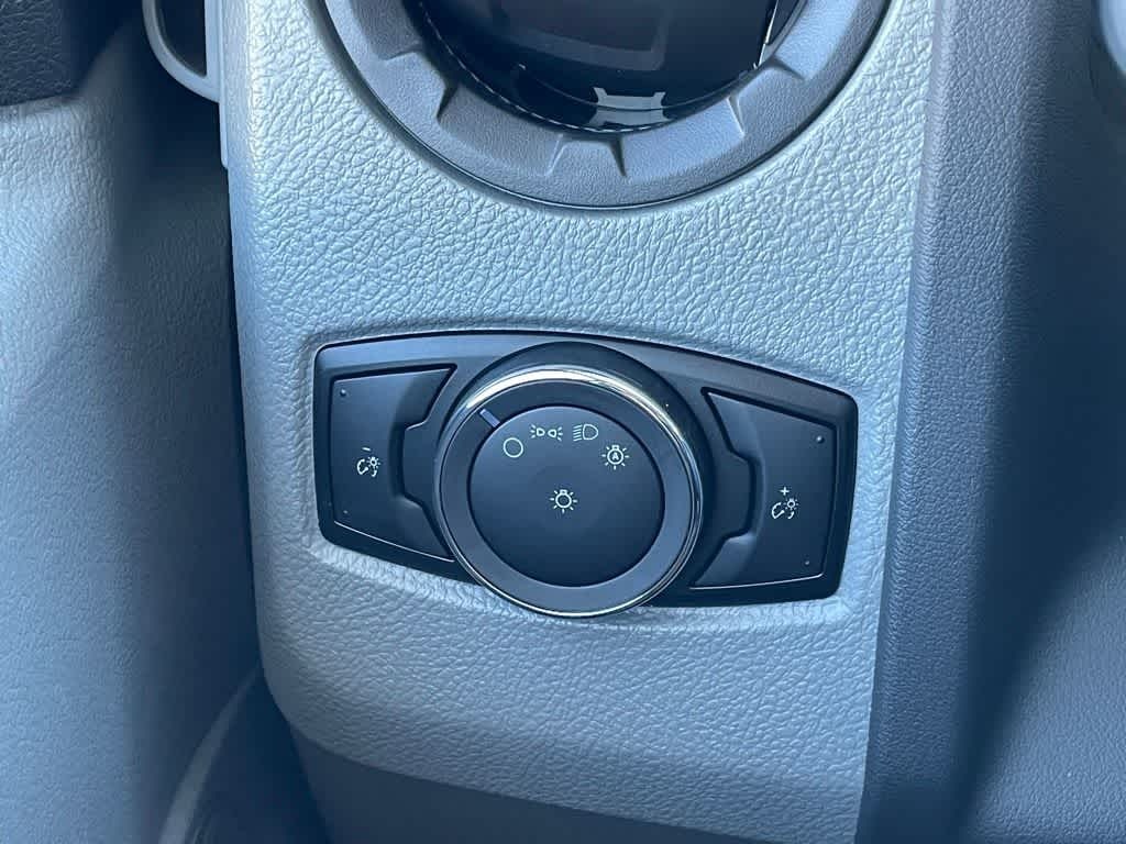 2024 Ford E-450 Cutaway 