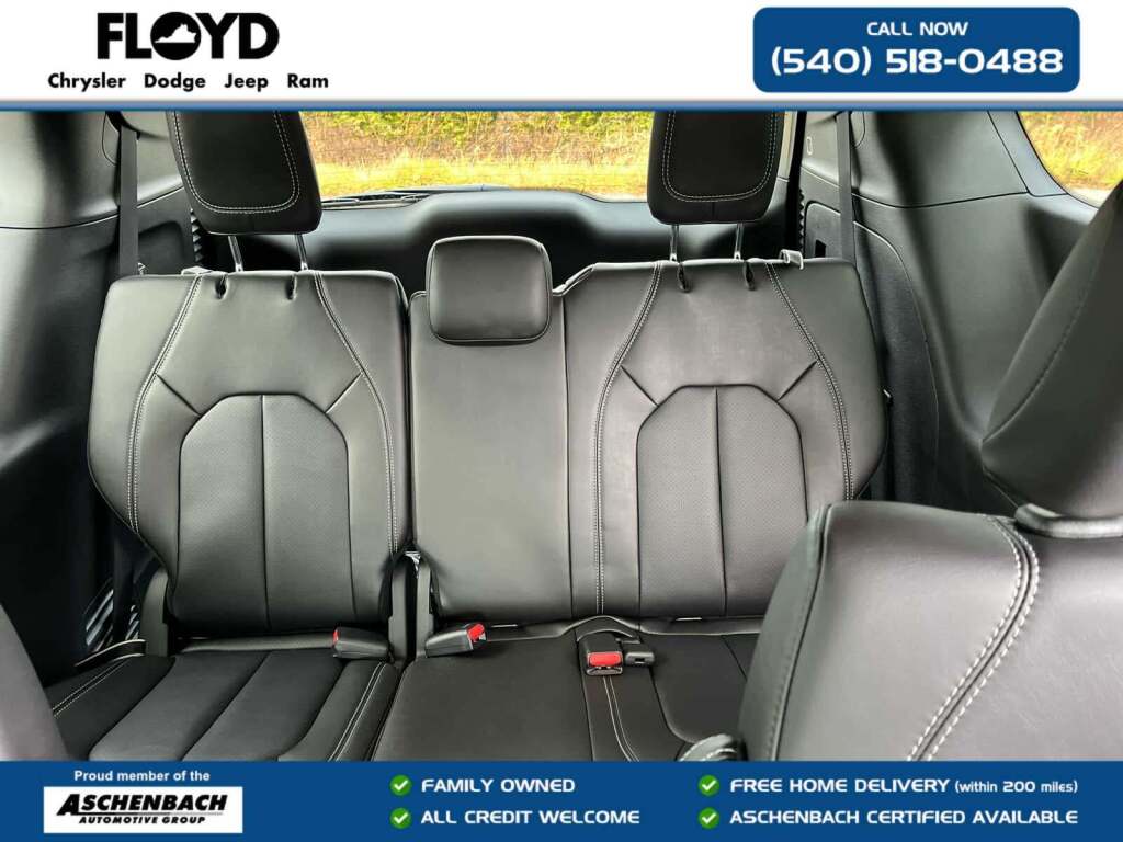 2026 Chrysler Pacifica Select AWD