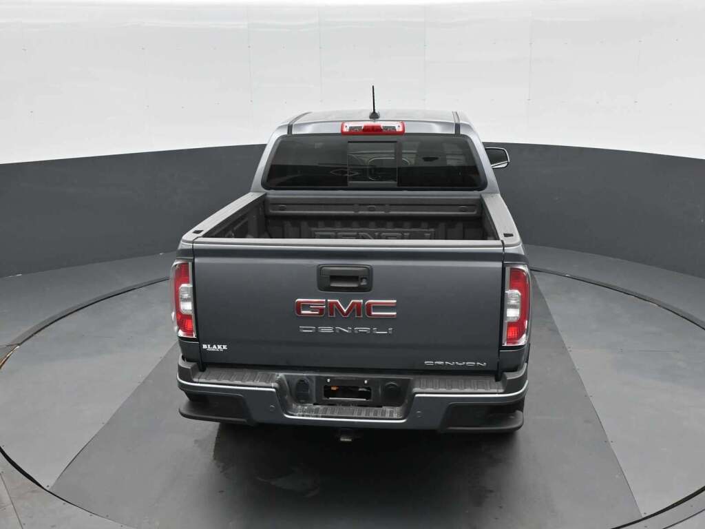 2022 GMC Canyon 4WD Crew Cab Short Box Denali