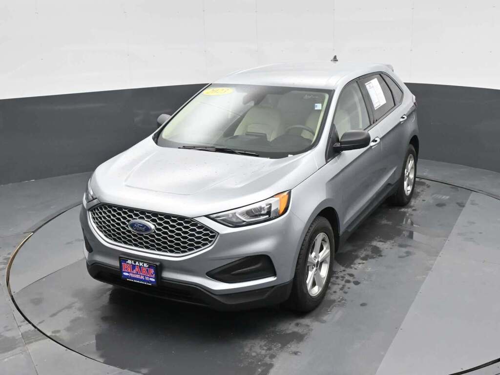 2023 Ford Edge SE