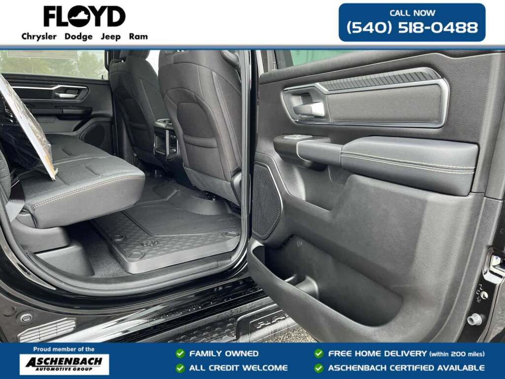 2026 Ram 1500 Big Horn Crew Cab 4x4 5'7" Box