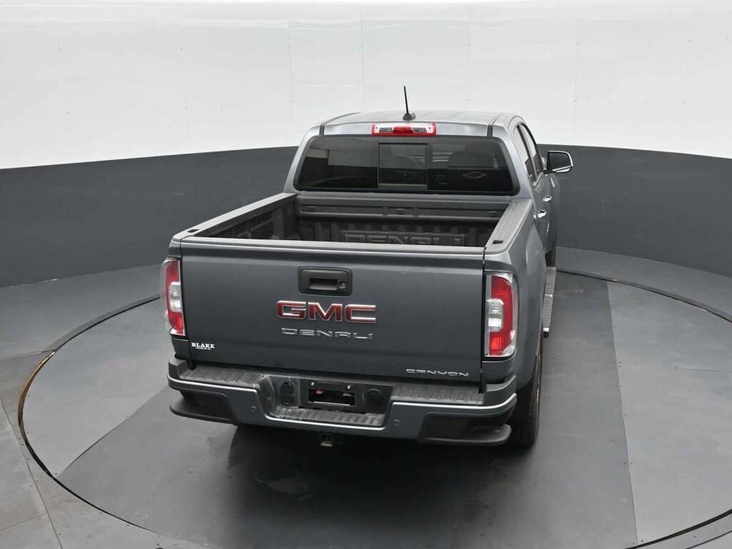 2022 GMC Canyon 4WD Crew Cab Short Box Denali