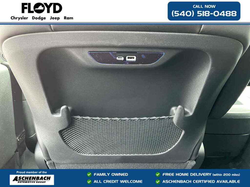 2026 Chrysler Pacifica Select AWD