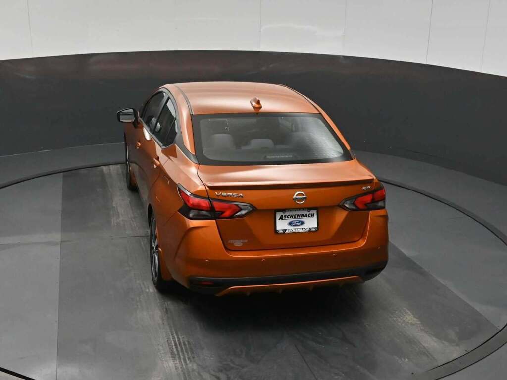 2021 Nissan Versa SR Xtronic CVT