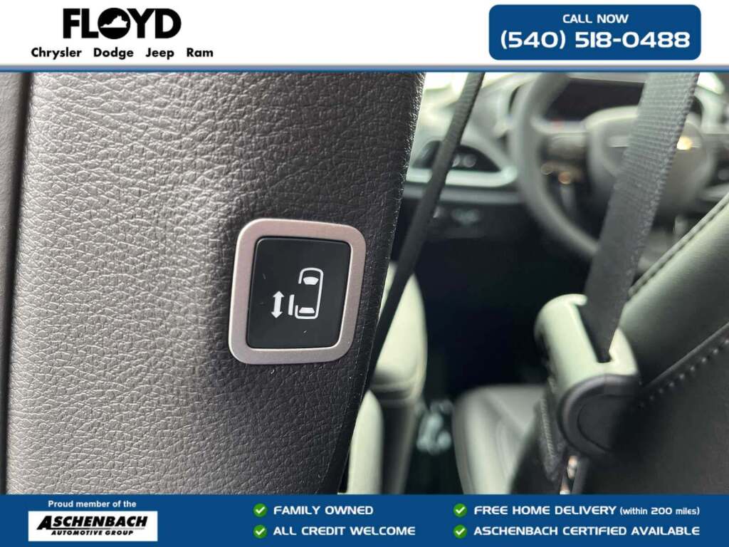 2026 Chrysler Pacifica Select AWD