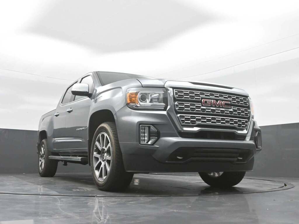 2022 GMC Canyon 4WD Crew Cab Short Box Denali