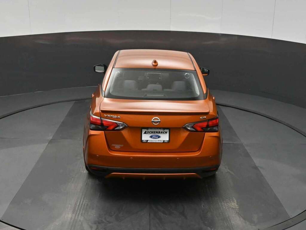 2021 Nissan Versa SR Xtronic CVT