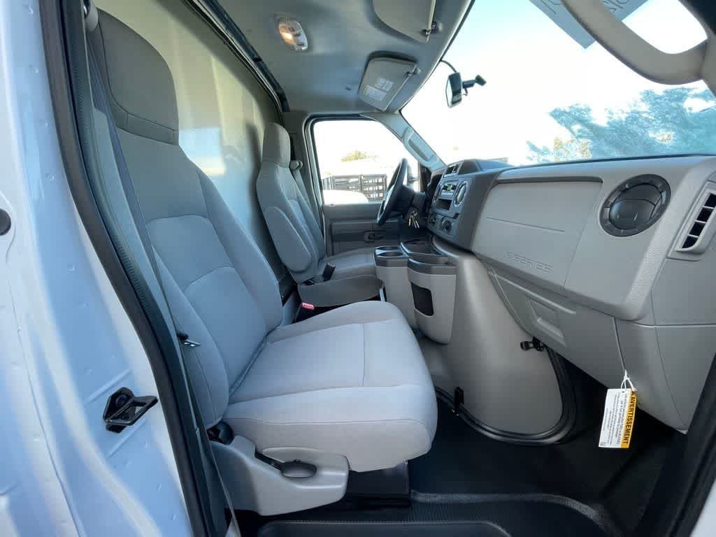 2024 Ford E-450 Cutaway 