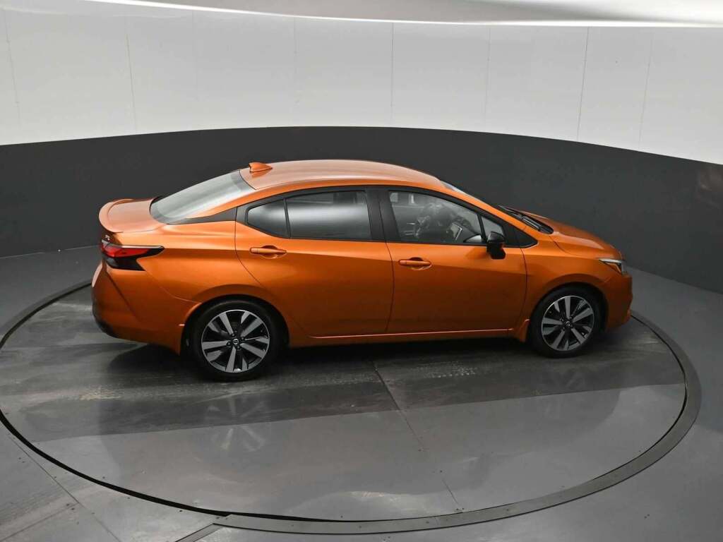 2021 Nissan Versa SR Xtronic CVT