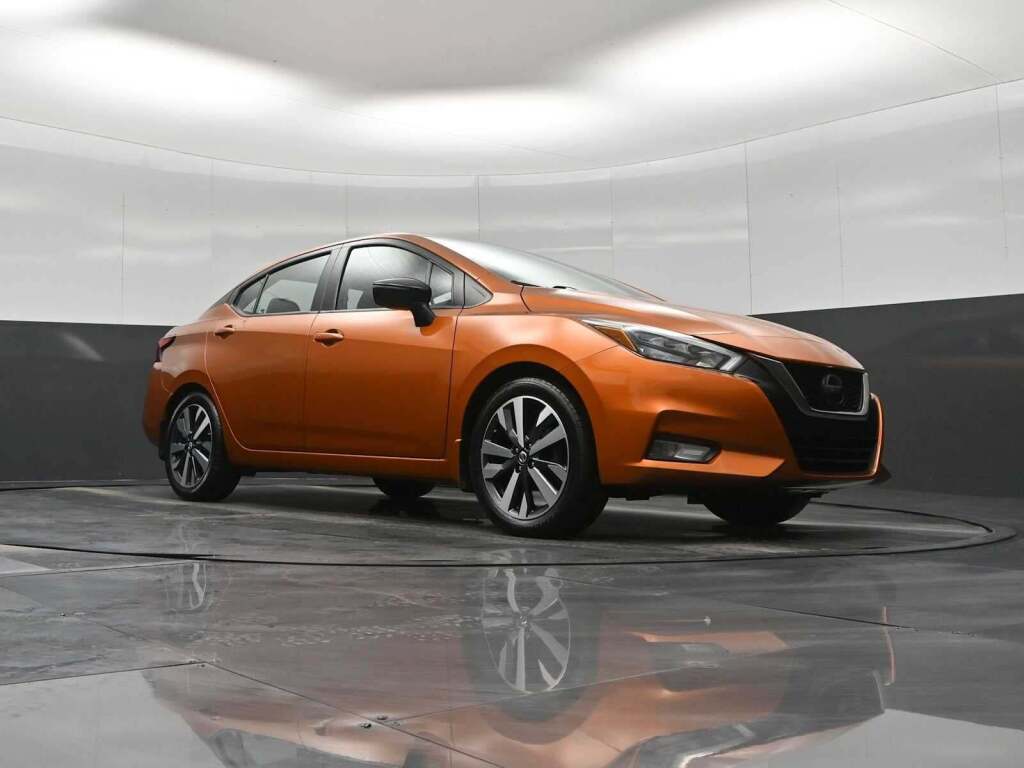 2021 Nissan Versa SR Xtronic CVT