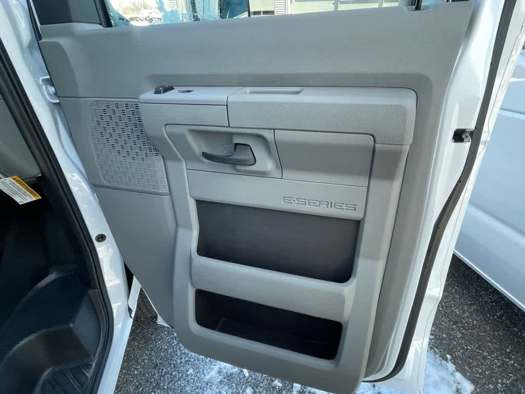 2024 Ford E-450 Cutaway 