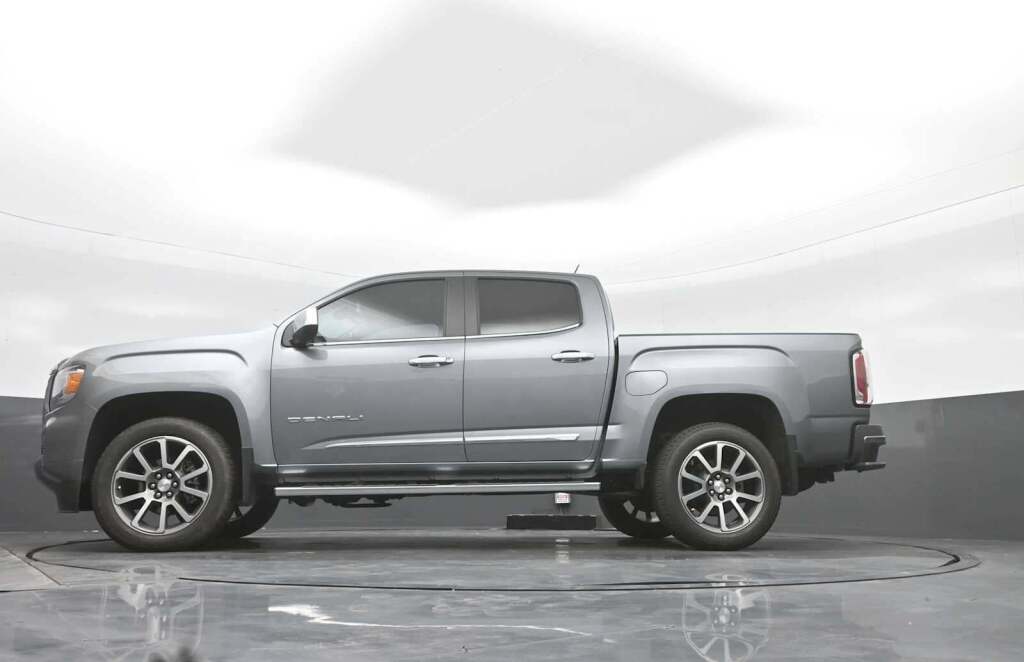 2022 GMC Canyon 4WD Crew Cab Short Box Denali