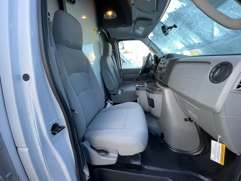 2024 Ford E-450 Cutaway 