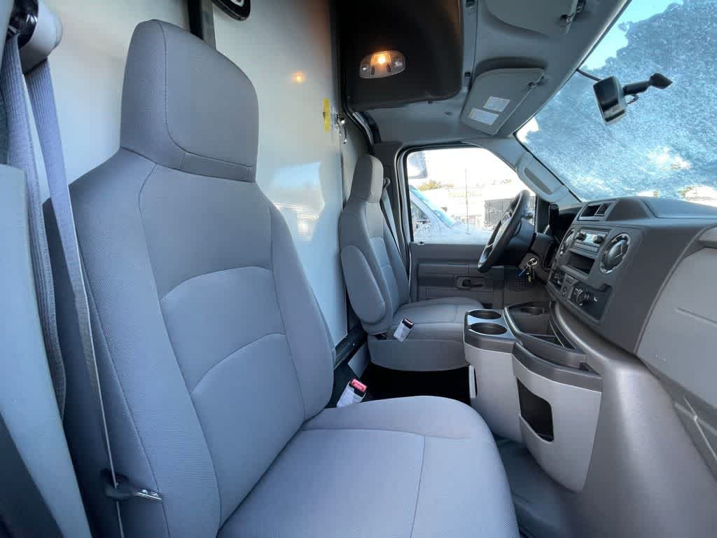 2024 Ford E-450 Cutaway 