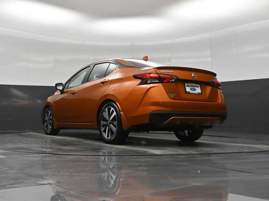 2021 Nissan Versa SR Xtronic CVT