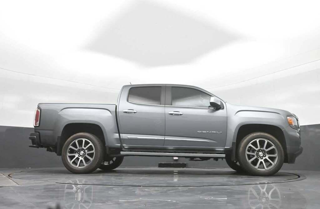 2022 GMC Canyon 4WD Crew Cab Short Box Denali