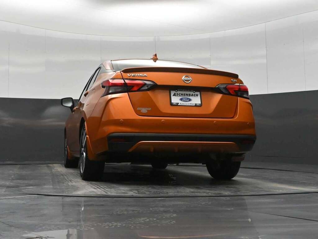2021 Nissan Versa SR Xtronic CVT