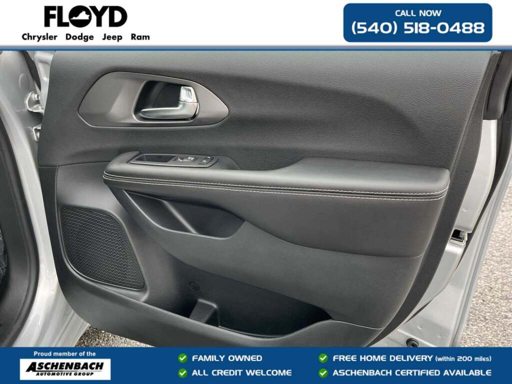 2026 Chrysler Pacifica Select AWD