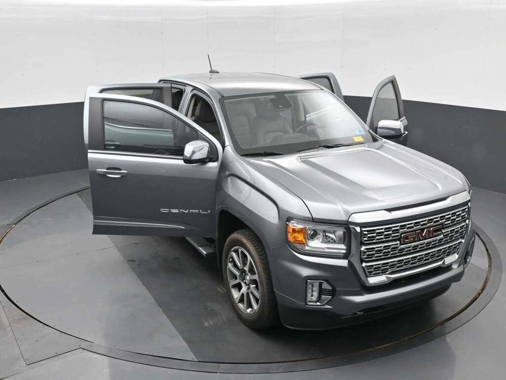 2022 GMC Canyon 4WD Crew Cab Short Box Denali