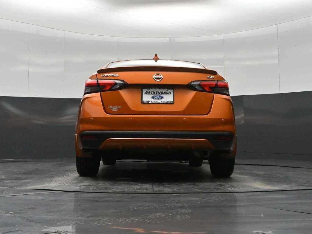 2021 Nissan Versa SR Xtronic CVT