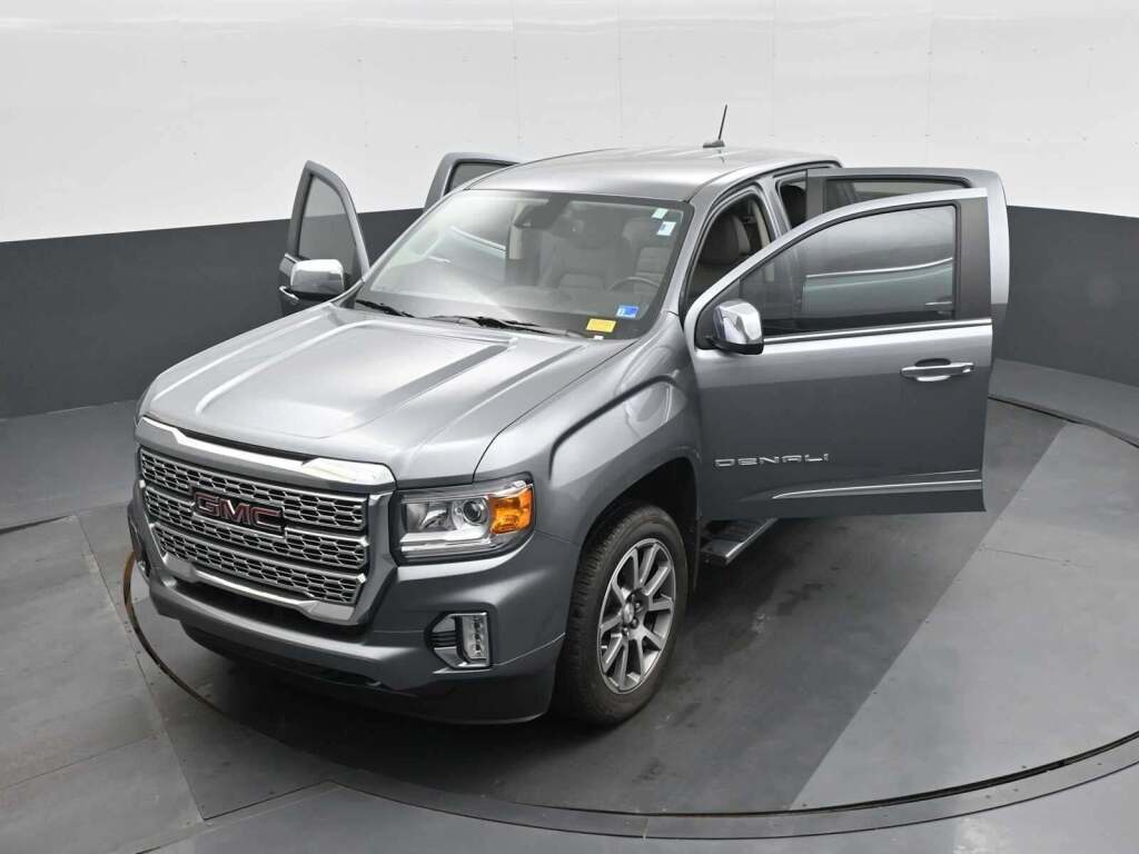 2022 GMC Canyon 4WD Crew Cab Short Box Denali