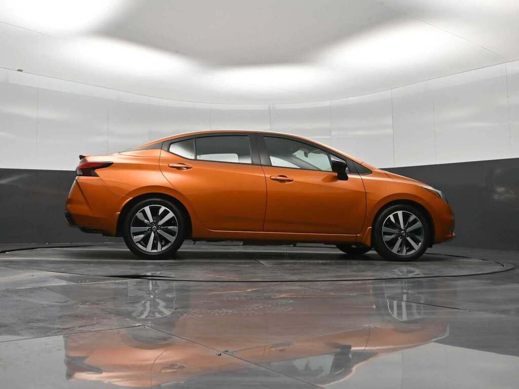2021 Nissan Versa SR Xtronic CVT