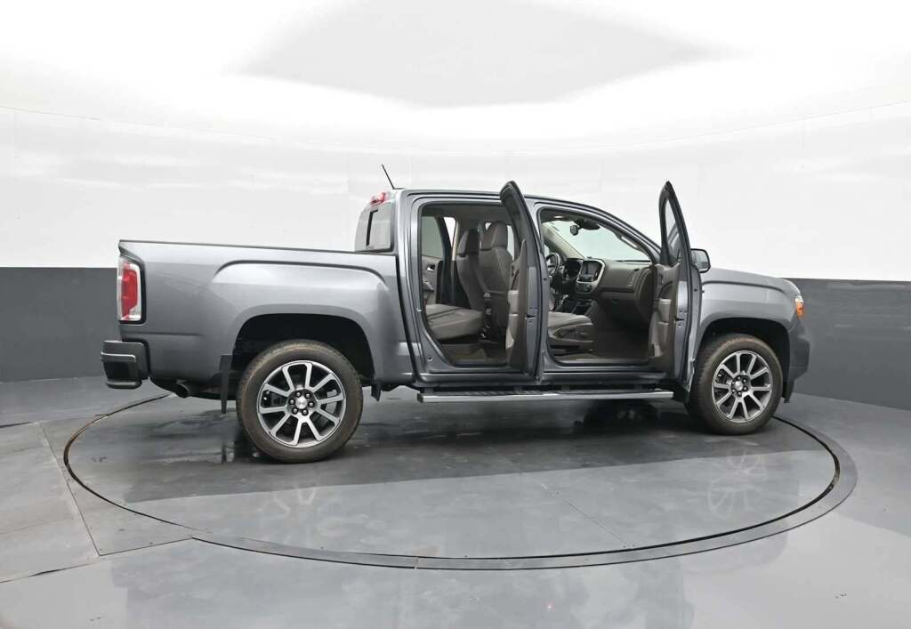 2022 GMC Canyon 4WD Crew Cab Short Box Denali