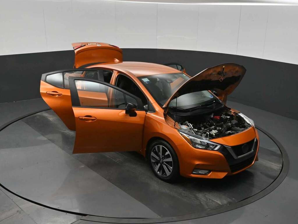 2021 Nissan Versa SR Xtronic CVT