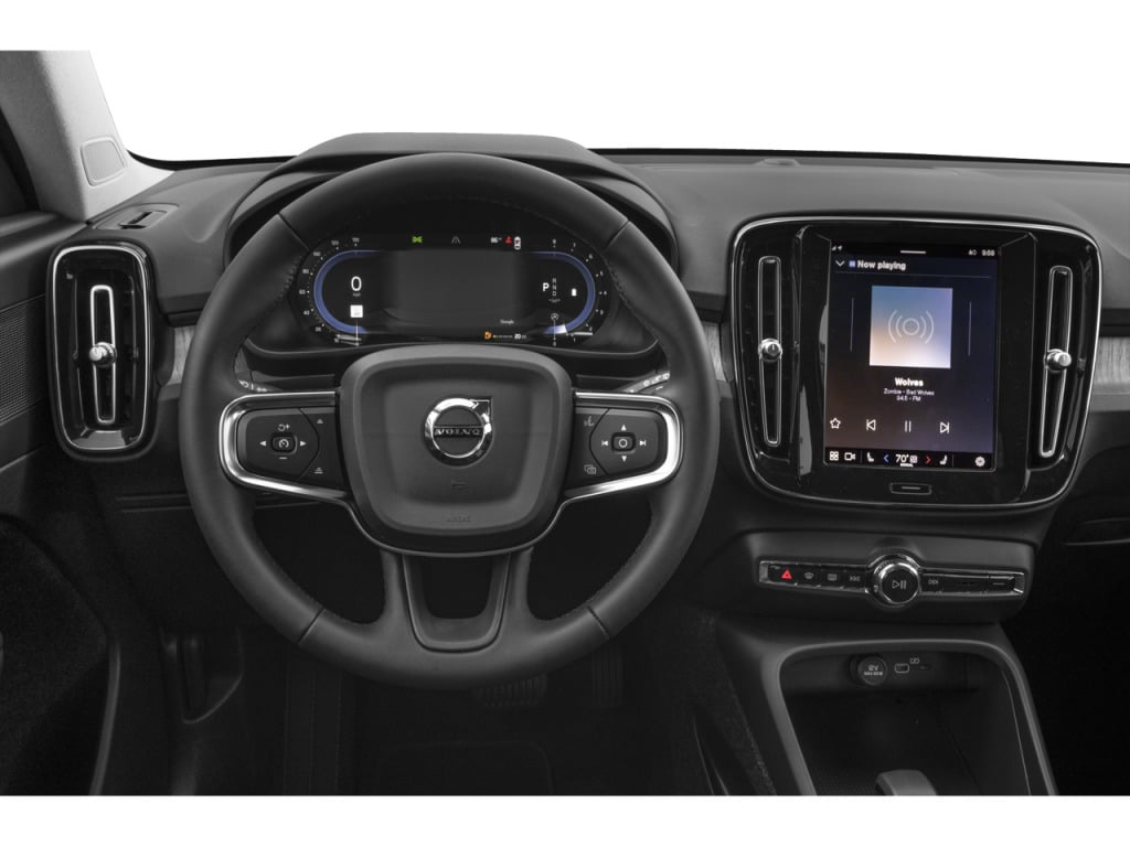 2023 Volvo XC40 B4 Ultimate Dark Theme