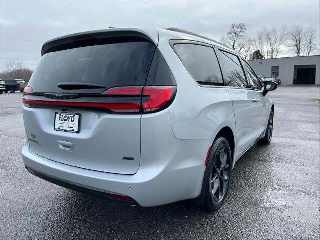 2026 Chrysler Pacifica Select AWD