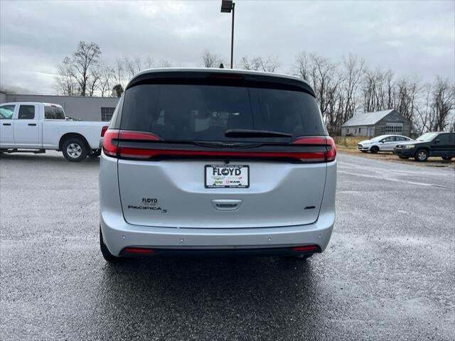 2026 Chrysler Pacifica Select AWD