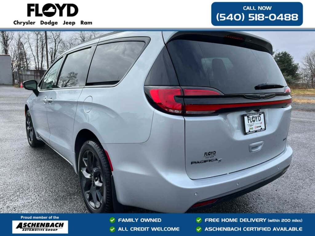 2026 Chrysler Pacifica Select AWD
