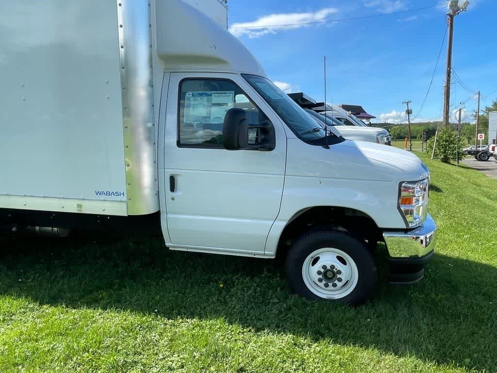 2024 Ford E-450 Cutaway 