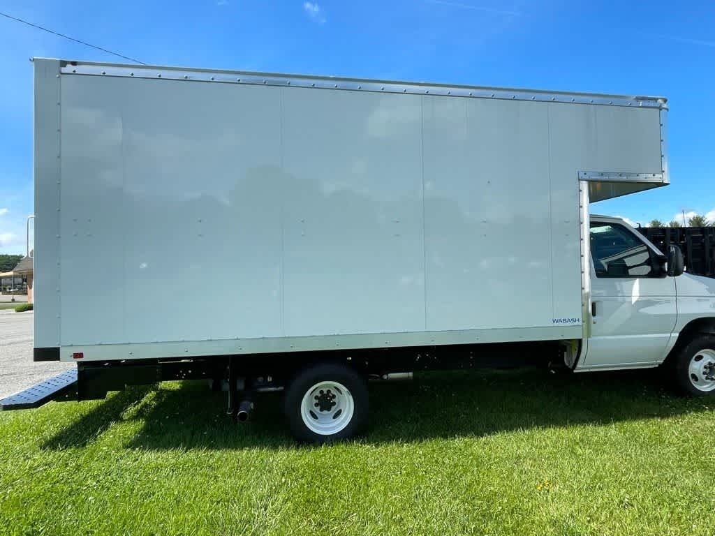2024 Ford E-450 Cutaway 