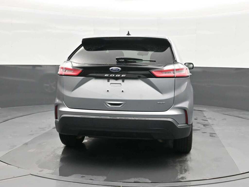 2023 Ford Edge SE