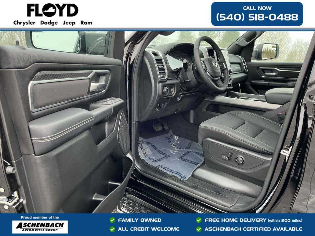 2026 Ram 1500 Big Horn Crew Cab 4x4 5'7" Box