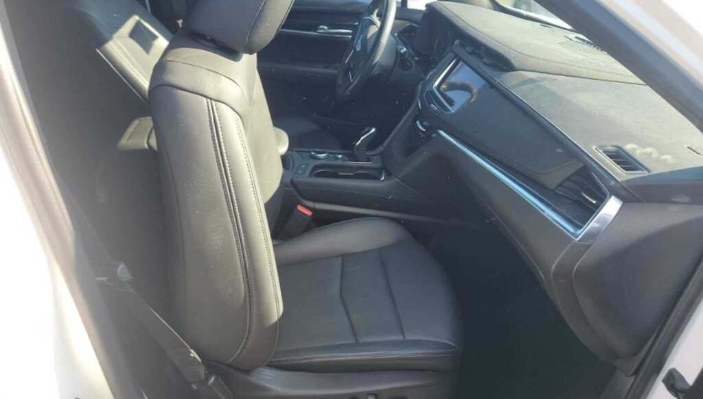 2024 Cadillac XT5 FWD Premium Luxury