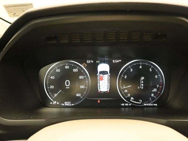 2018 Volvo XC90 T6 Momentum