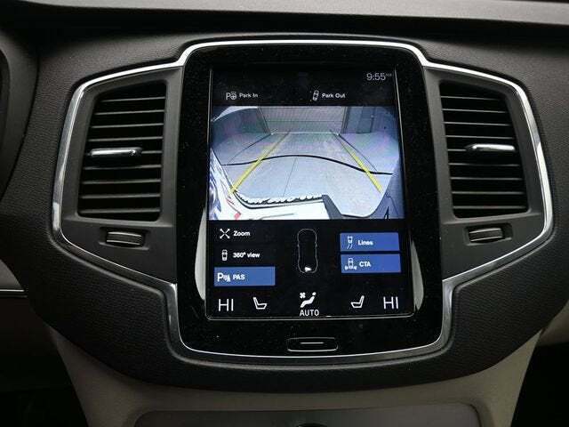 2018 Volvo XC90 T6 Momentum