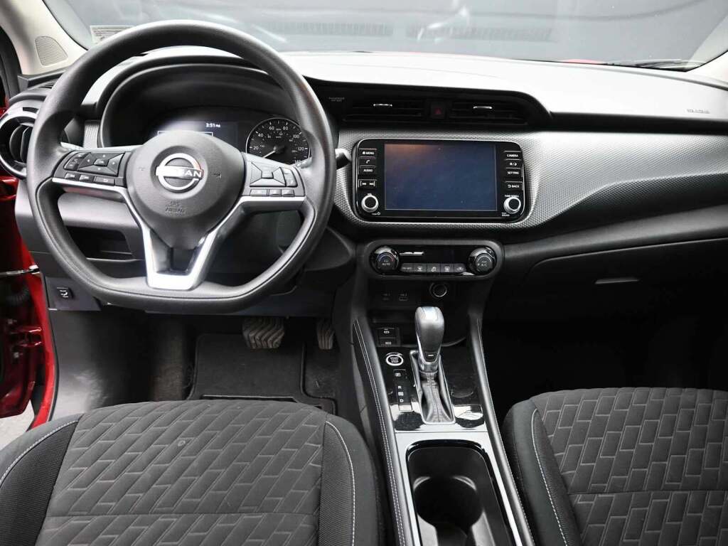 2022 Nissan Kicks SV Xtronic CVT