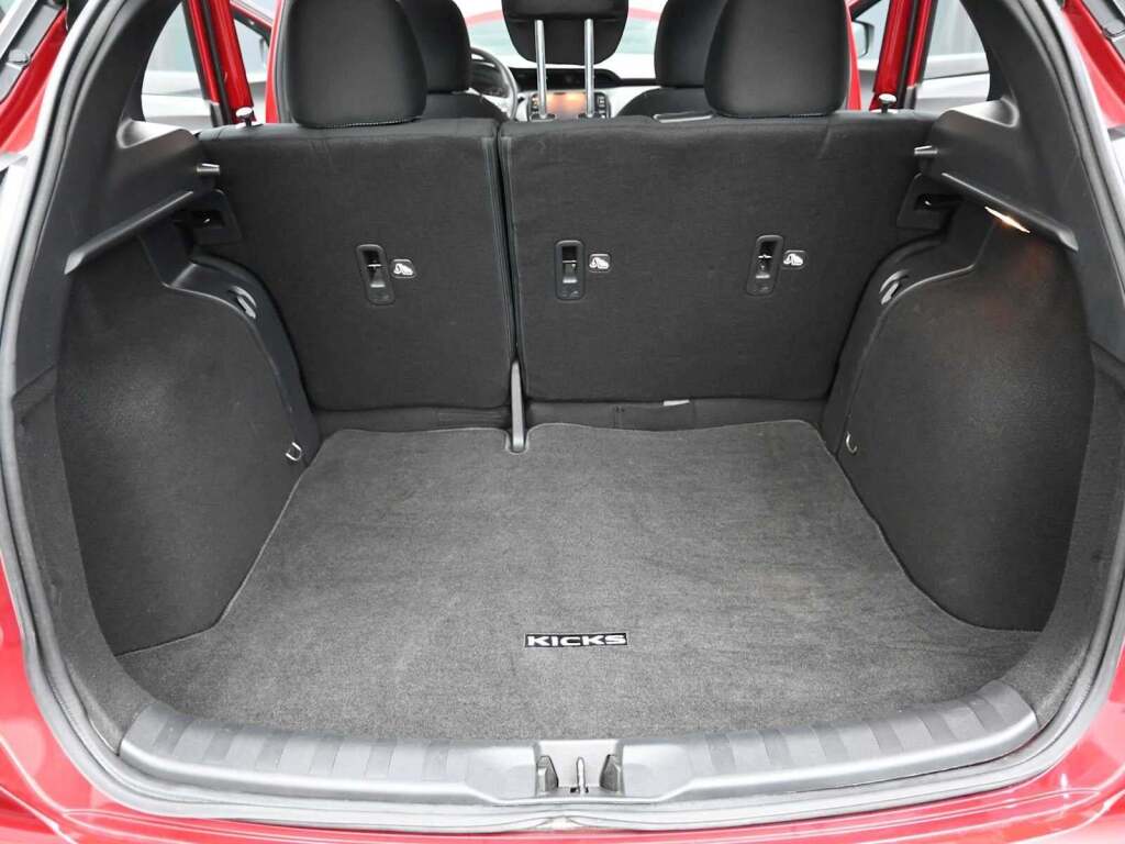 2022 Nissan Kicks SV Xtronic CVT