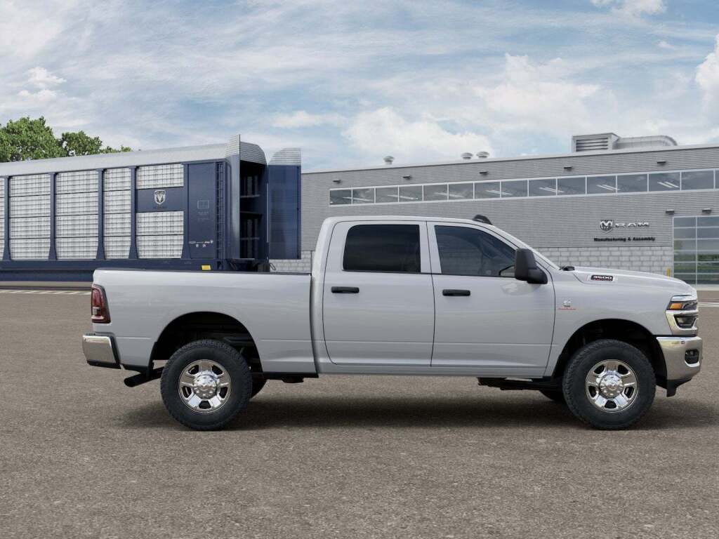 2026 Ram 3500 Tradesman Crew Cab 4x4 6'4" Box